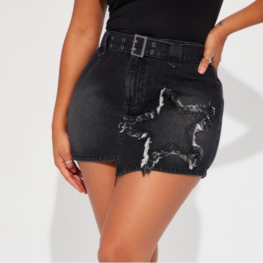 Fashion nova Jean mini skirt ￼